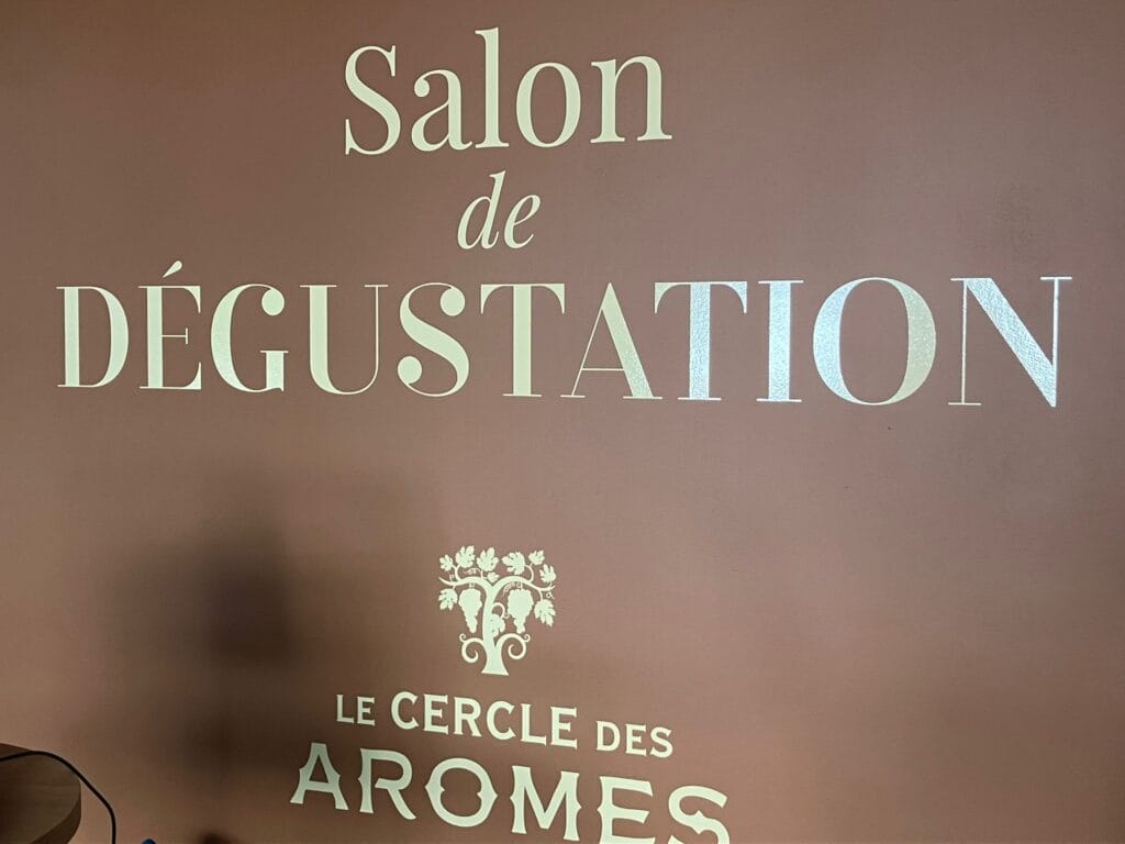 Les Terminales Bac Pro Service en immersion sensorielle au Cercle des Arômes à Orléans 1 WhatsApp Image 2025 05 15 a 17.36.58 c29af08a